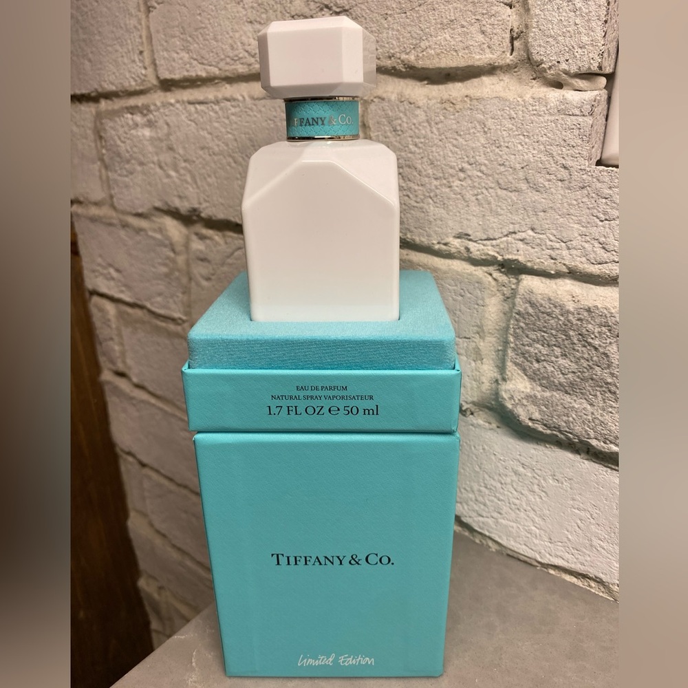 Brand new. Sprayed once to test. Unfortunately not my scent. Was gifted.